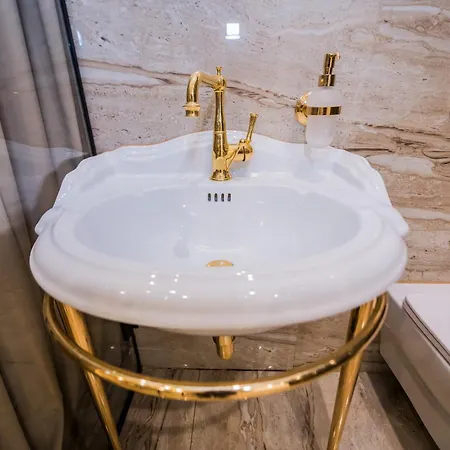 Emperor's Luxury - Unique Unesco Site