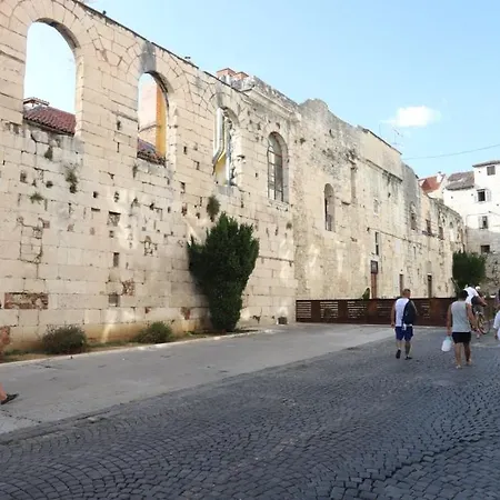 Emperor's Luxury - Unique Unesco Site Апартаменты Сплит