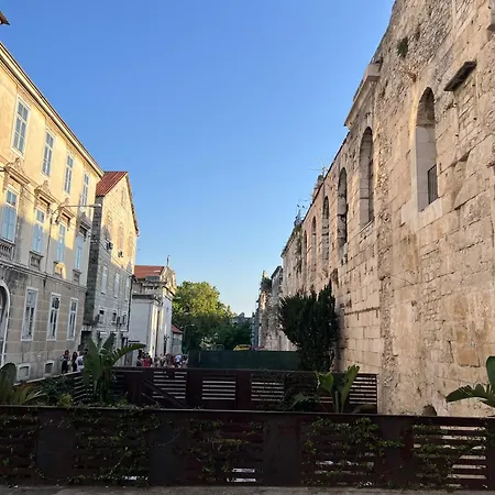 Emperor's Luxury - Unique Unesco Site Apartment Split