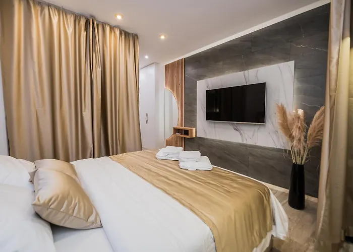 Emperor's Luxury - Unique Unesco Site